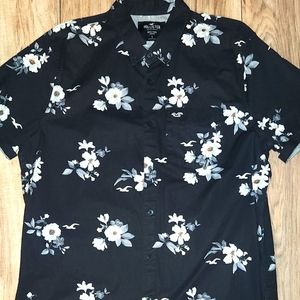 Hollister, size large
